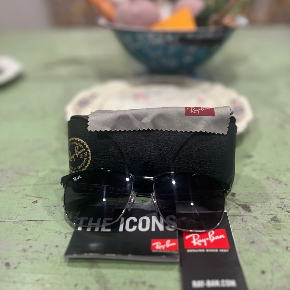 Ray-Ban Classic Black Sunglasses